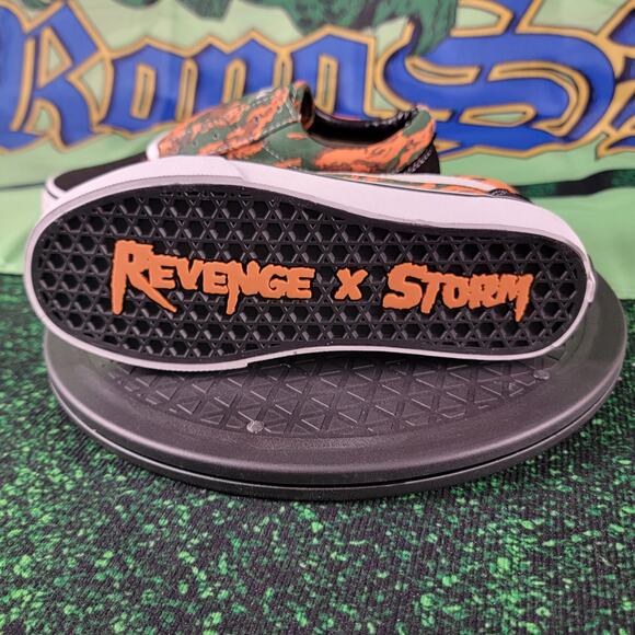 REVENGE x STORM II Vol 1 Old Skool Skate Shoes Size 5 Orange Green Camouflage